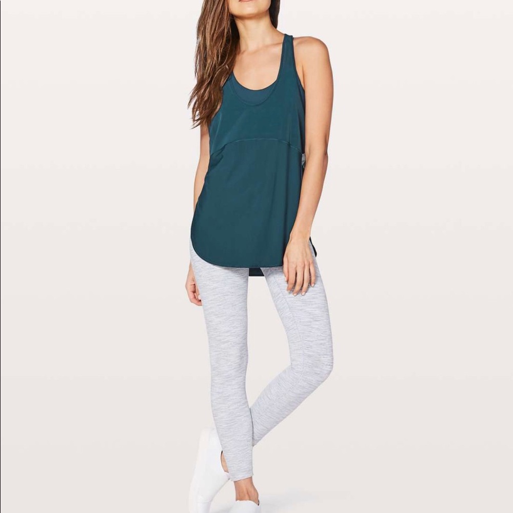Lululemon twist around tank!